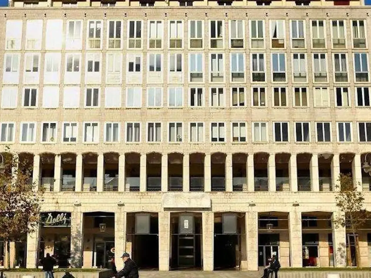 Ufficio in Alessandro Pieroni, Livorno, {3} - Foto 1
