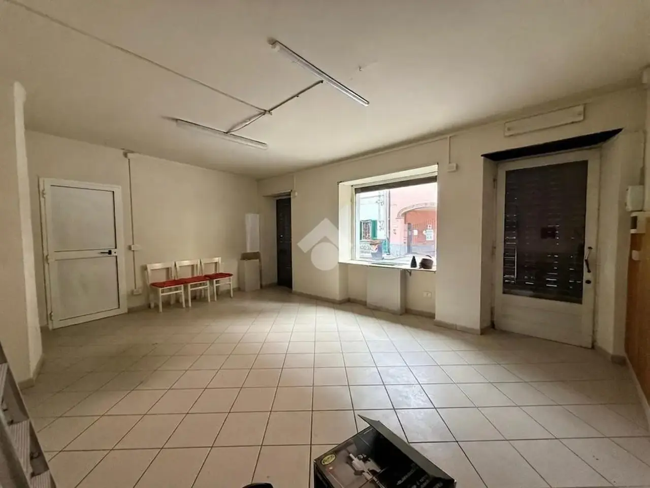 Negozio in Corso Vittorio Emanuele 25, Albiano D'Ivrea, {3} - Foto 2