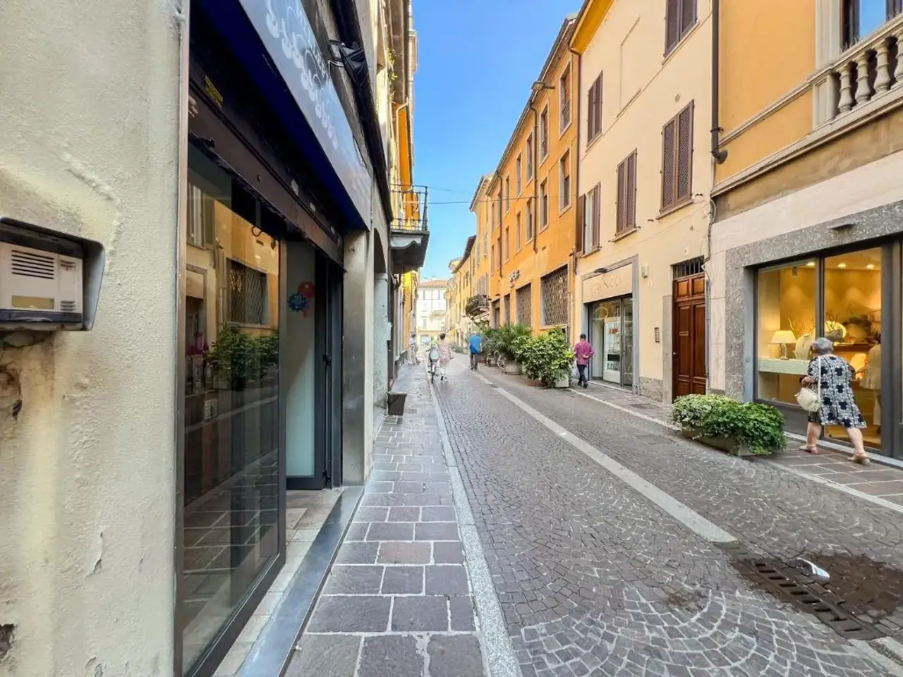 Negozio in Via Incoronata 11, Lodi, {3} - Foto 1