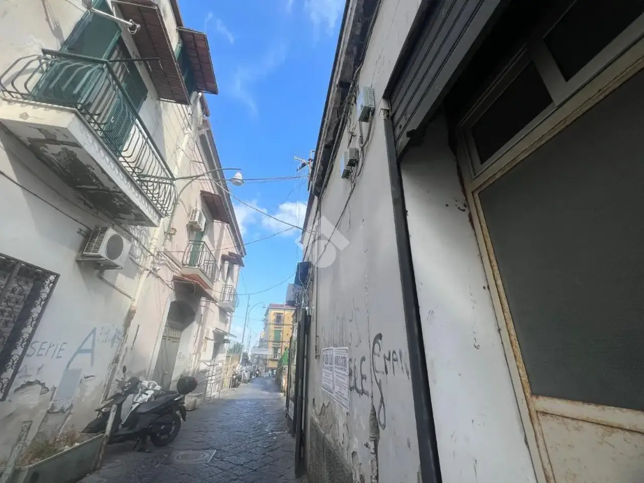 Negozio in Salita Principi 47, Napoli, {3} - Foto 2