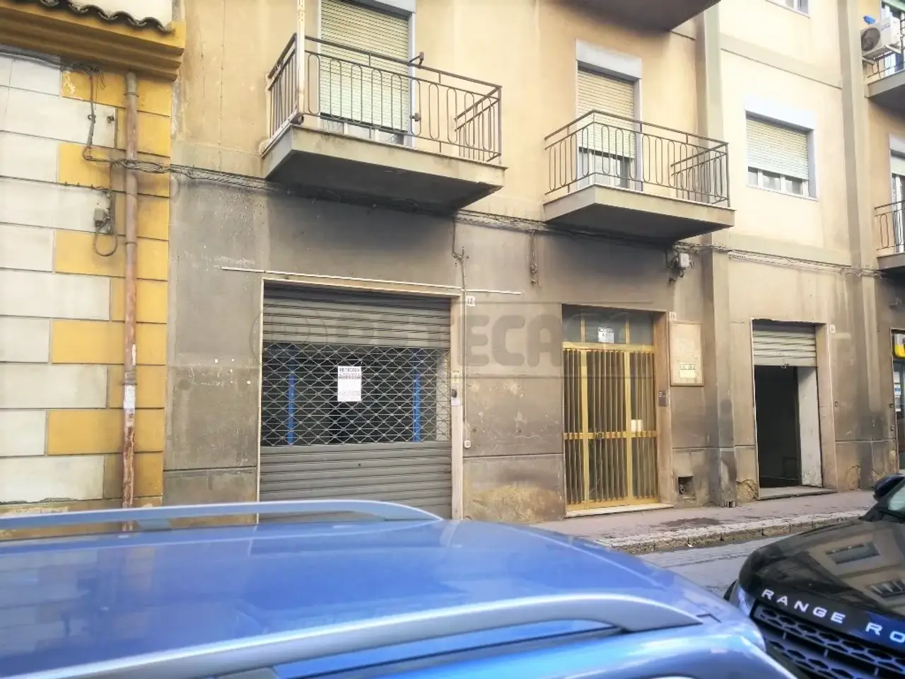 Palazzina commerciale in Corso Vittorio Emanuele 12, Caltanissetta, {3} - Foto 1
