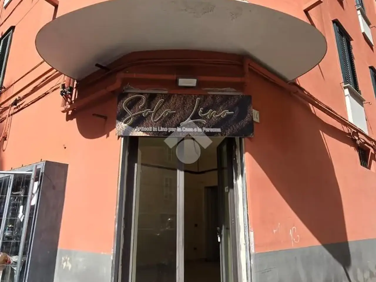 Negozio in Via Marino Paglia 14, Salerno, {3} - Foto 1