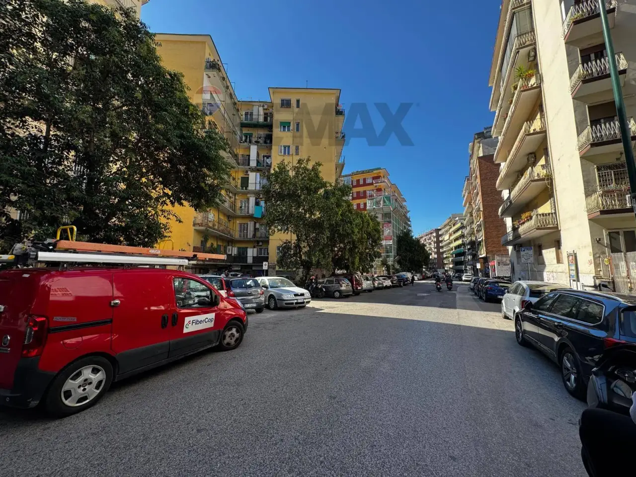 Negozio in Via Luigi Caldieri 24, Napoli, {3} - Foto 1