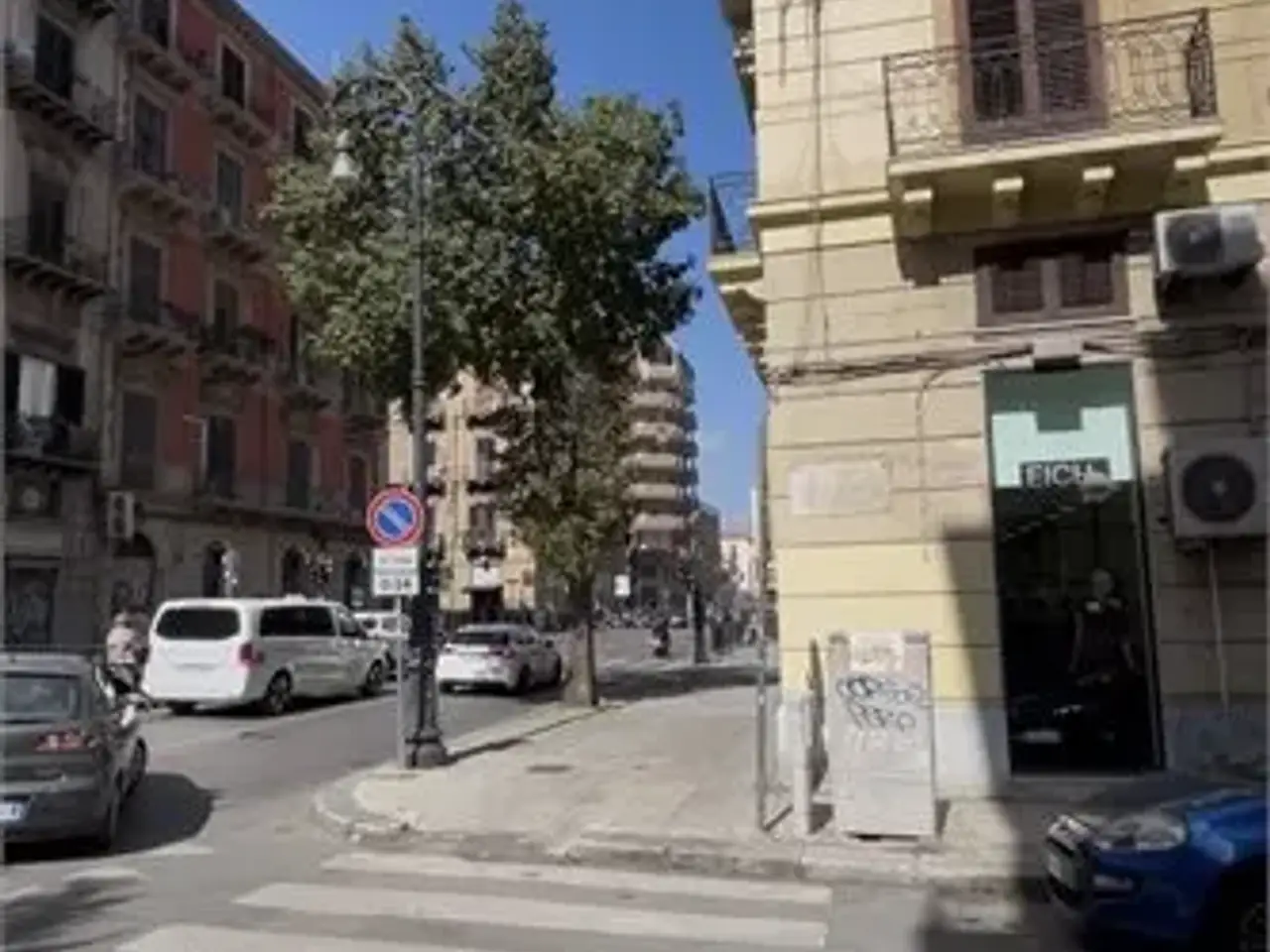 Negozio in Via Ammiraglio Gravina 83, Palermo, {3} - Foto 1