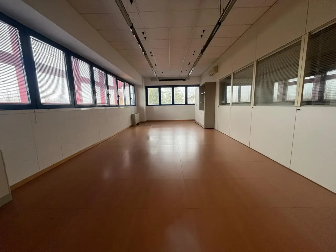Ufficio in Via del Lavoro 24, Crevalcore, {3} - Foto 1
