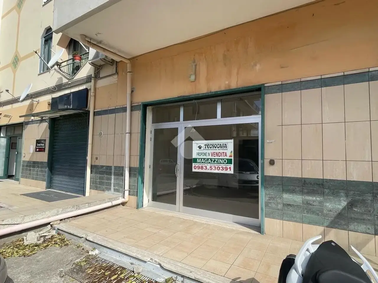 Magazzino in Viale Sant'Angelo, Corigliano-Rossano, {3} - Foto 2