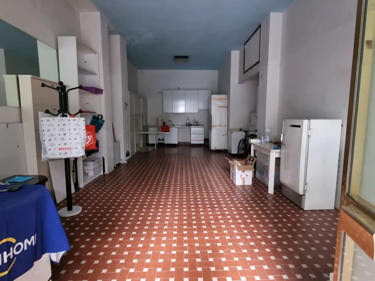 Negozio in Via G. Carducci 2, Carrara, {3} - Foto 1
