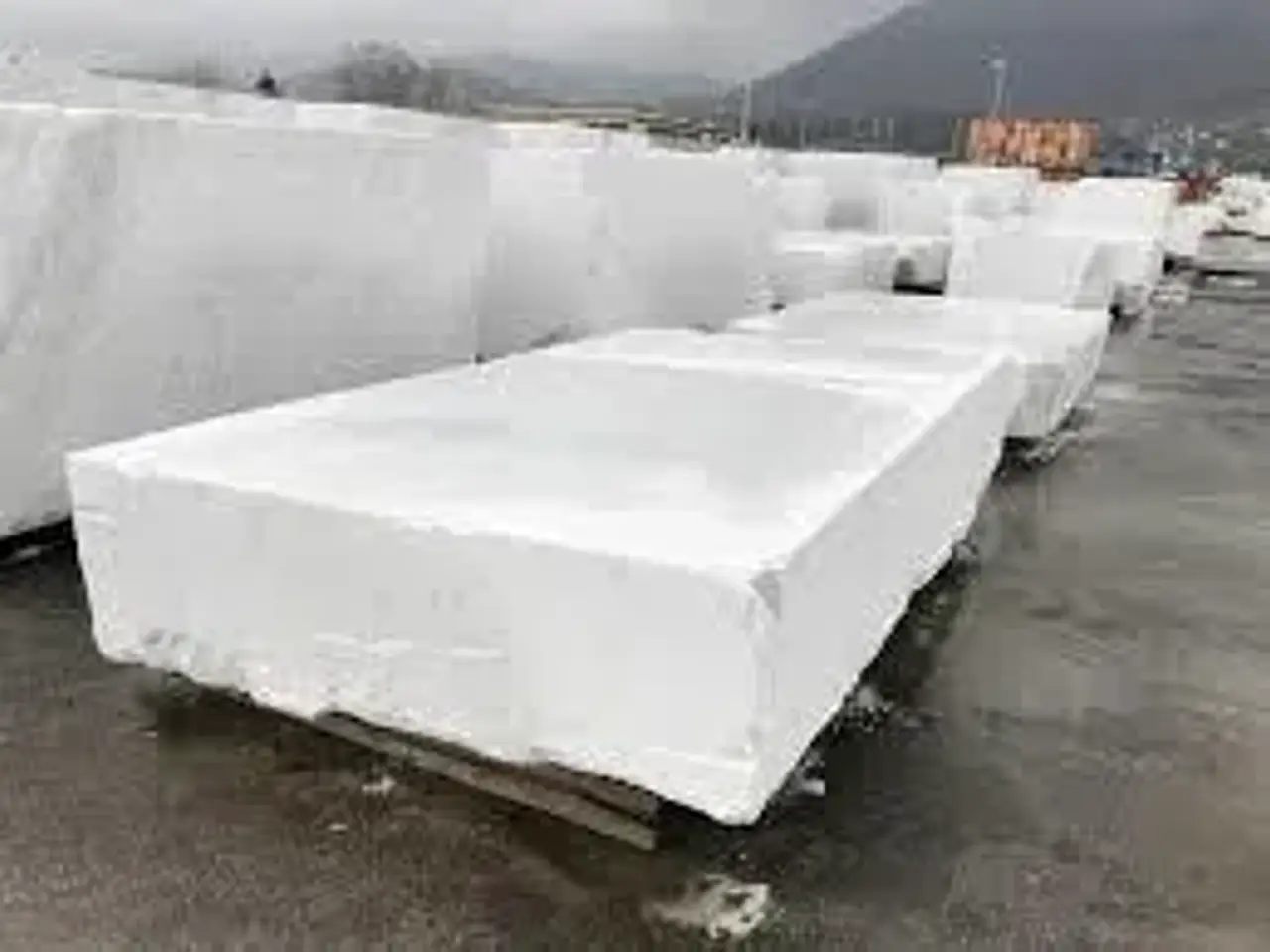 Capannone in Via Aurelia, Carrara, {3} - Foto 1