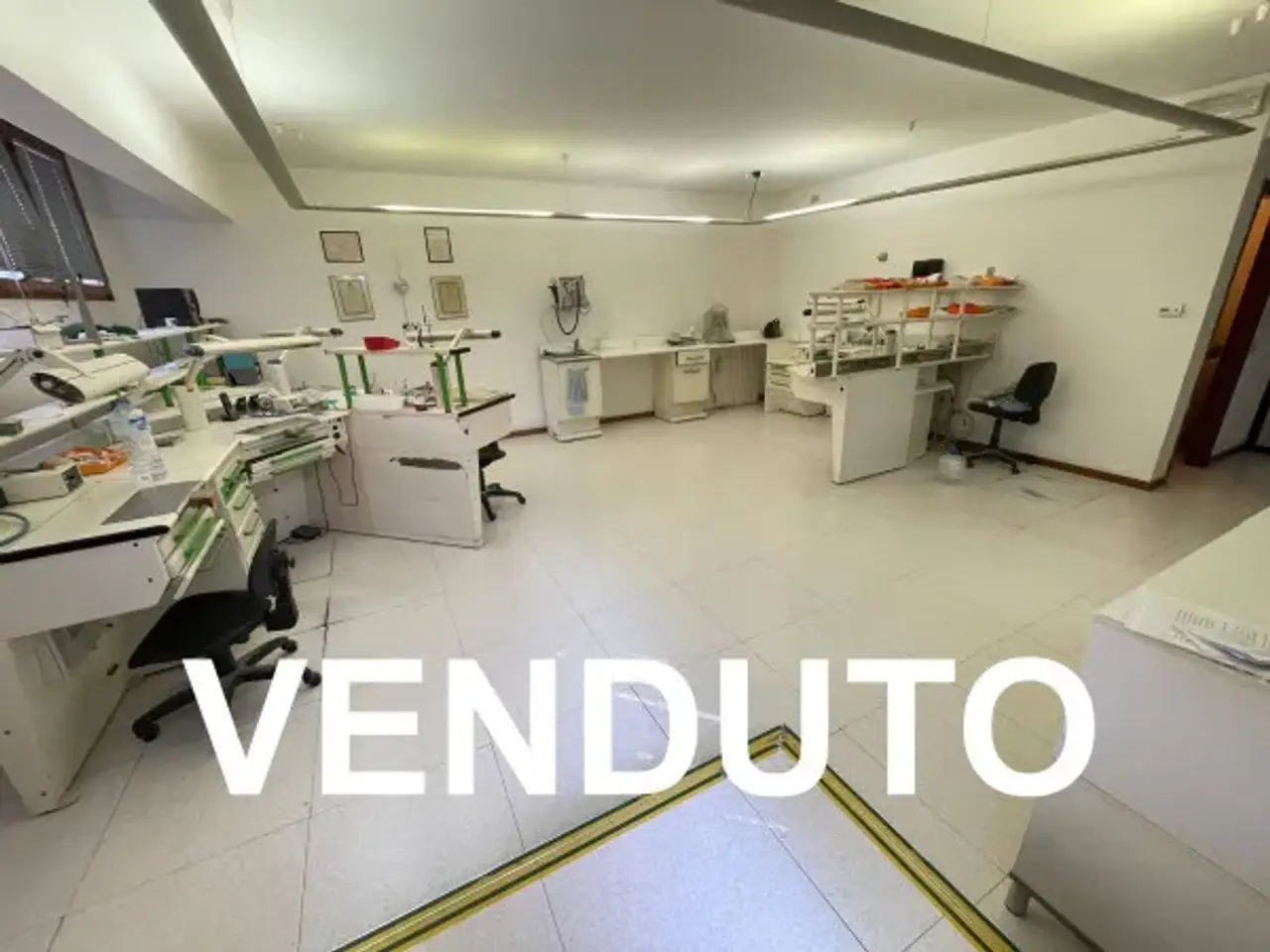 Negozio in Via 24 Maggio 29, Canegrate, {3} - Foto 1