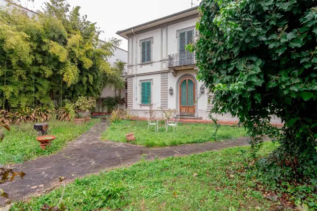 Villa in Via Fratelli Bandiera, Campi Bisenzio - Foto 1