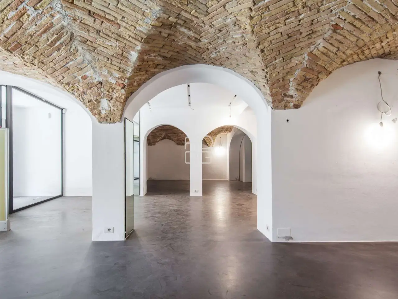 Negozio in Piazza Garibaldi, Desenzano Del Garda, {3} - Foto 1