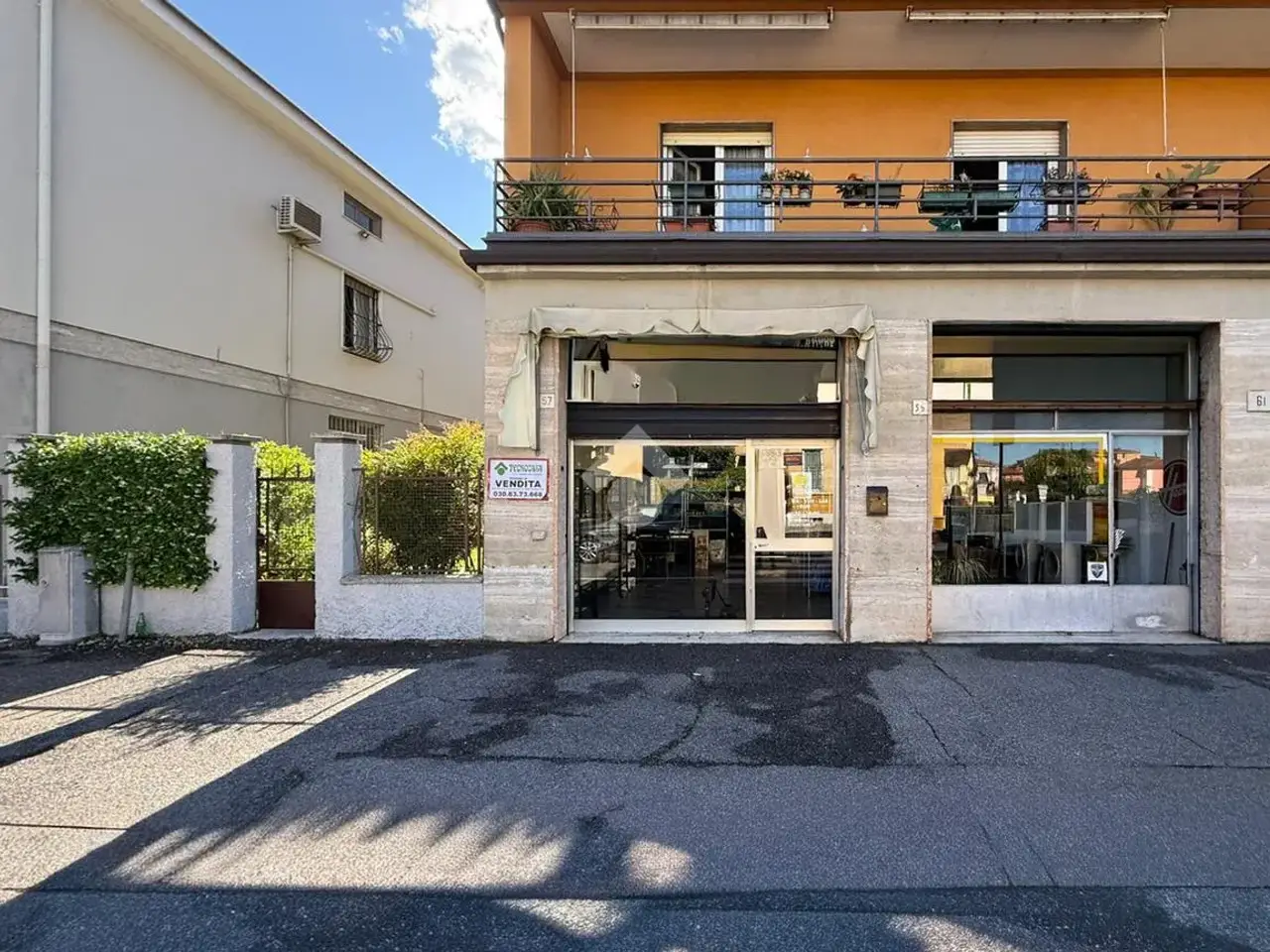Negozio in Viale Duca degli Abruzzi 57, Brescia, {3} - Foto 1