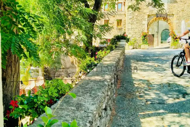 Terraced house in Via Borgo di Mezzo 4, Fosdinovo - Photo 1