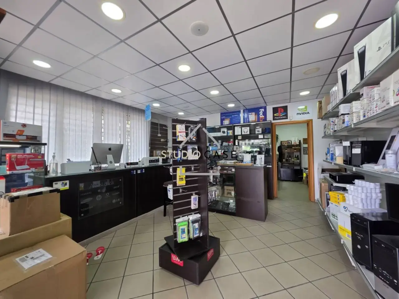 Locale commerciale in , Quarto, {3} - Foto 1