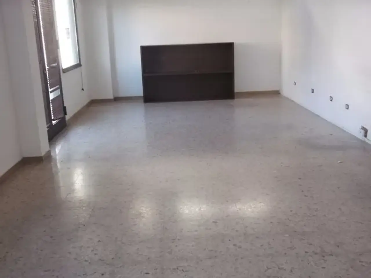 Locale commerciale in , Cascina, {3} - Foto 1