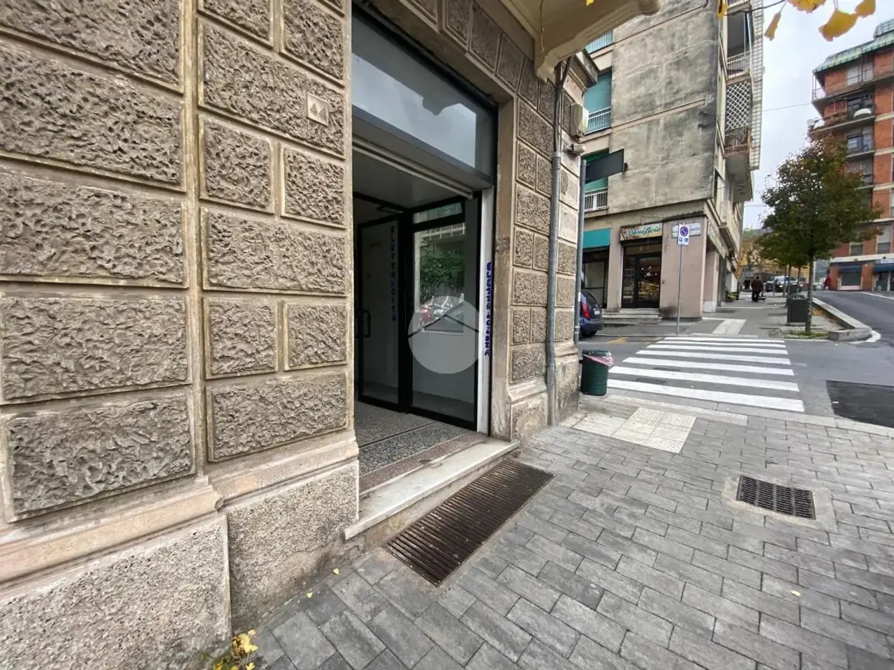 Negozio in Viale Carlo Canepa, Genova, {3} - Foto 1