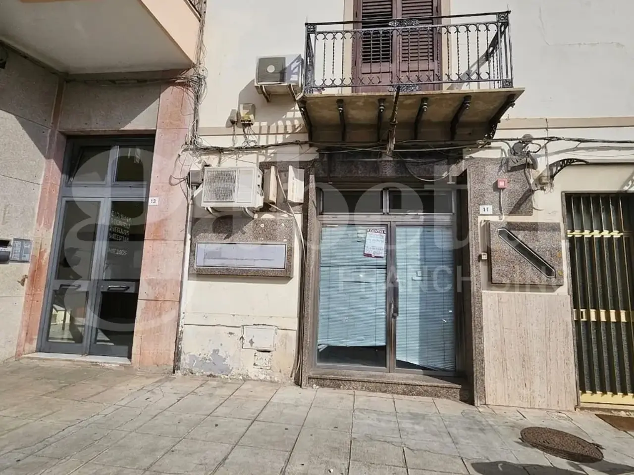 Negozio in Piazza San Lorenzo 11, Palermo, {3} - Foto 1