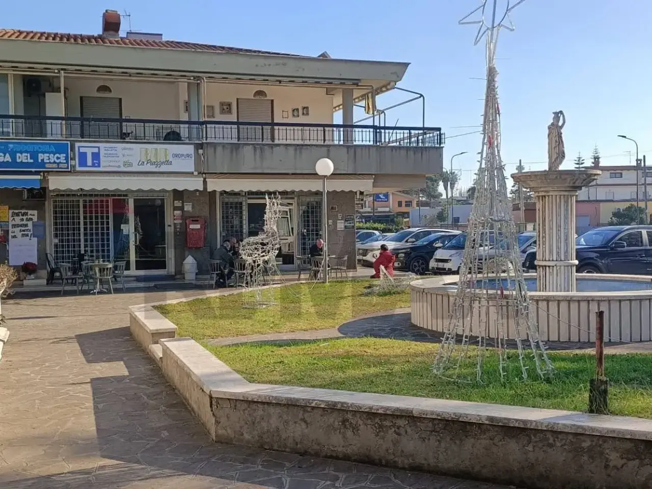 Esercizio commerciale in Via Valle Schioia 144, Anzio, {3} - Foto 1