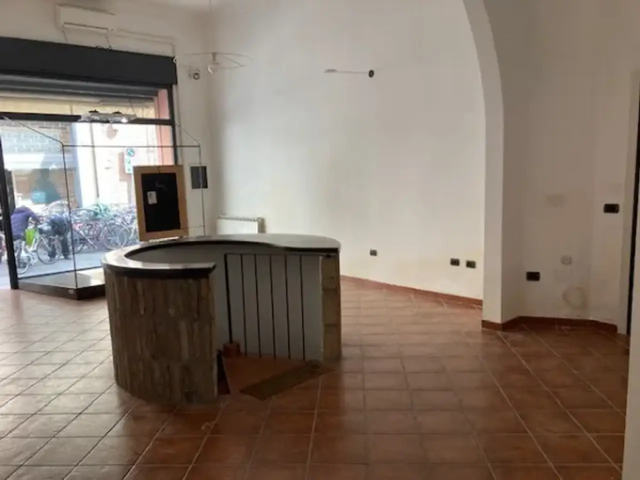 Negozio in Via Evangelista Torricelli, Faenza, {3} - Foto 1