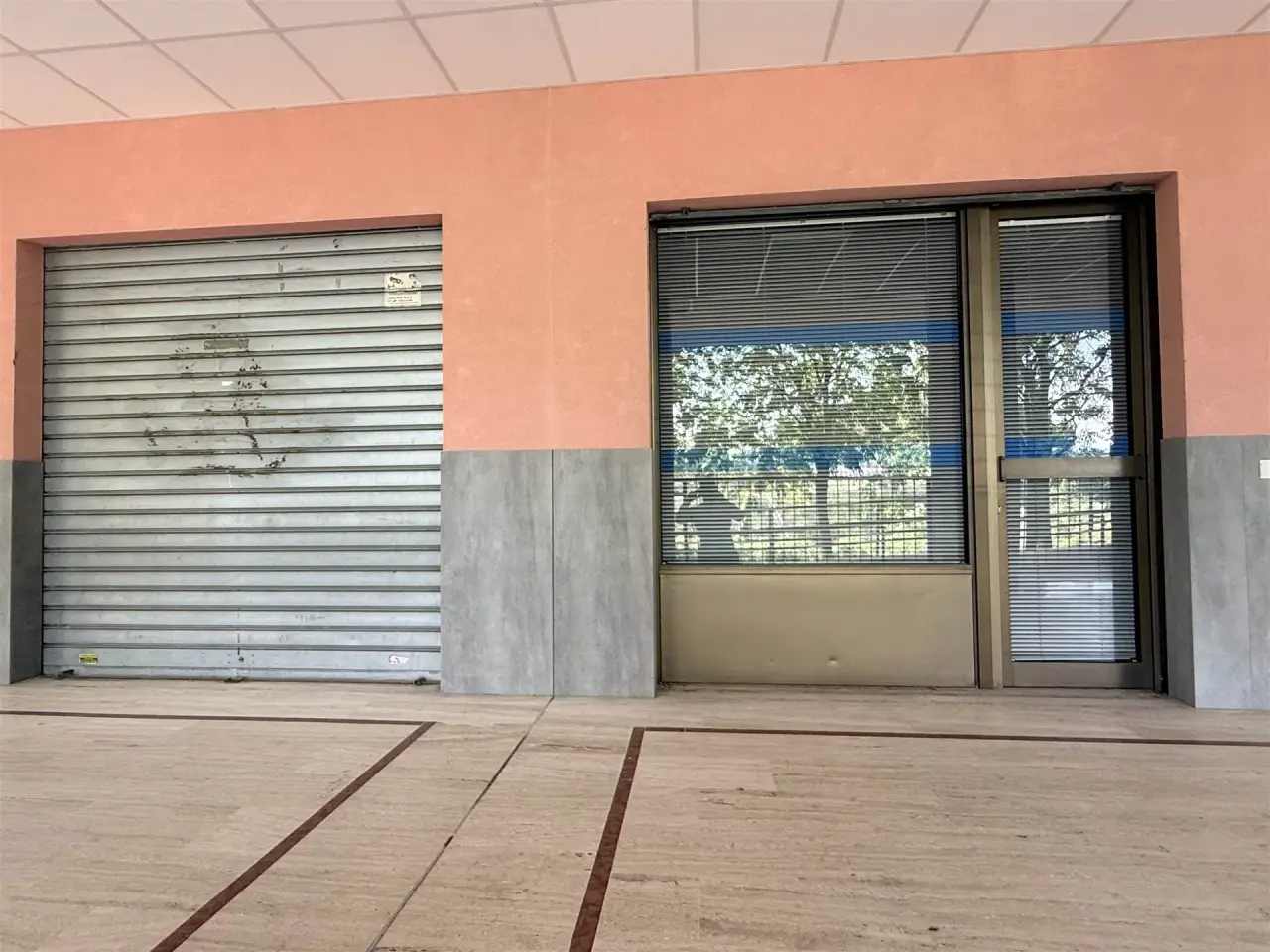 Negozio in Via dei Pini, Pieve Emanuele, {3} - Foto 1