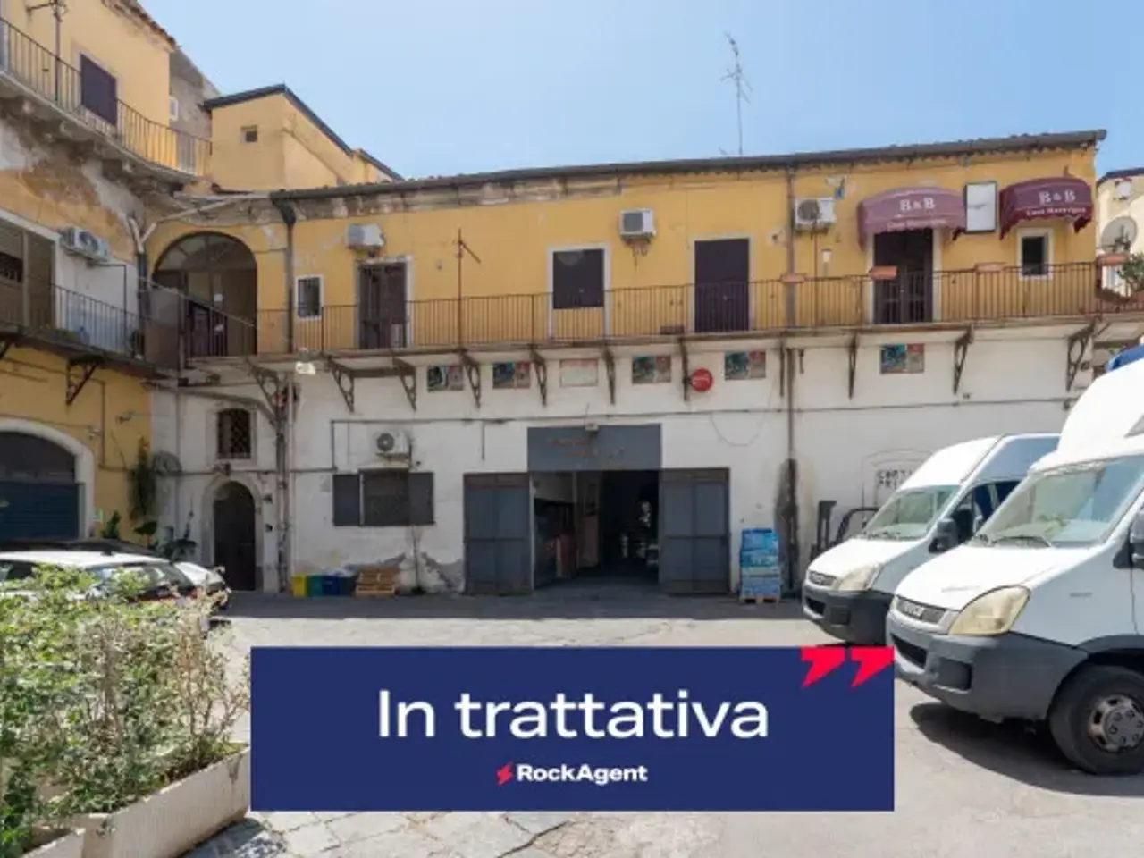 Magazzino in Piazza Maravigna 9, Catania, {3} - Foto 1