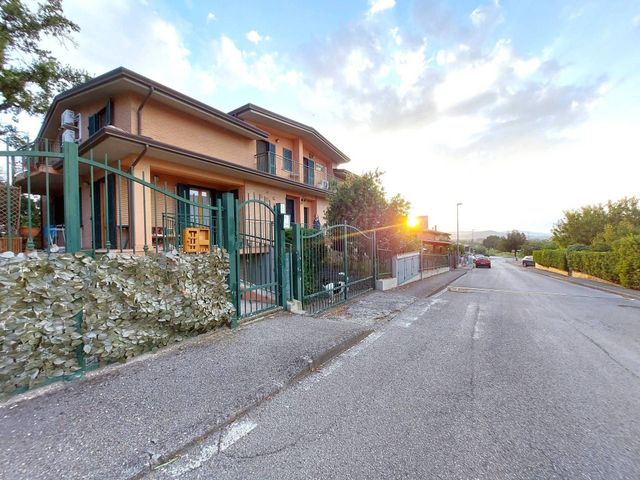 Mansion in Via del Moggio, Perugia - Photo 1