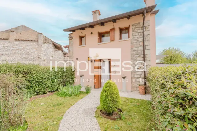 Trilocale in vendita, Vicolo delle Fonti, Fontanafredda - Foto 1