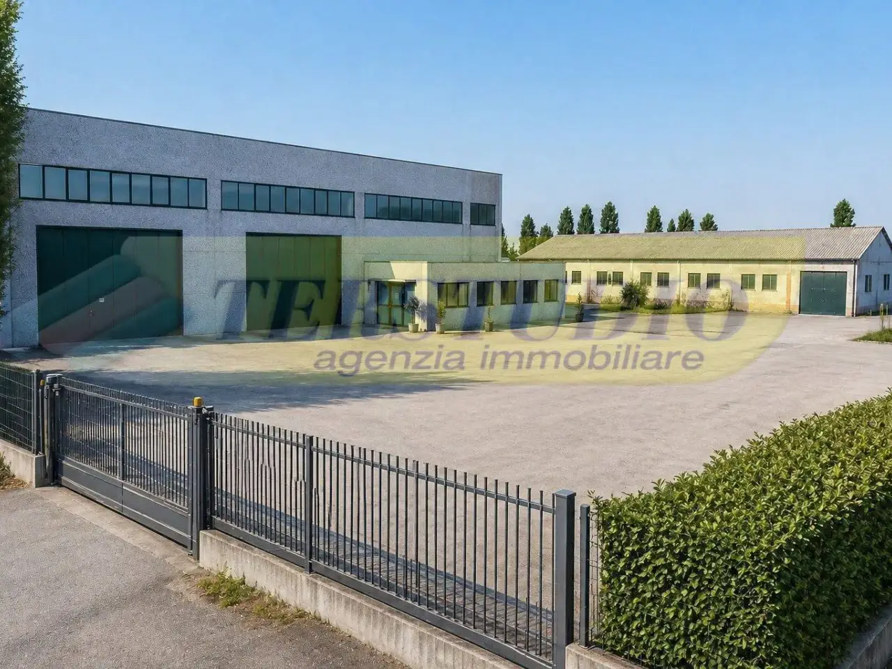 Capannone in Viale Industria Snc, Bottanuco, {3} - Foto 1