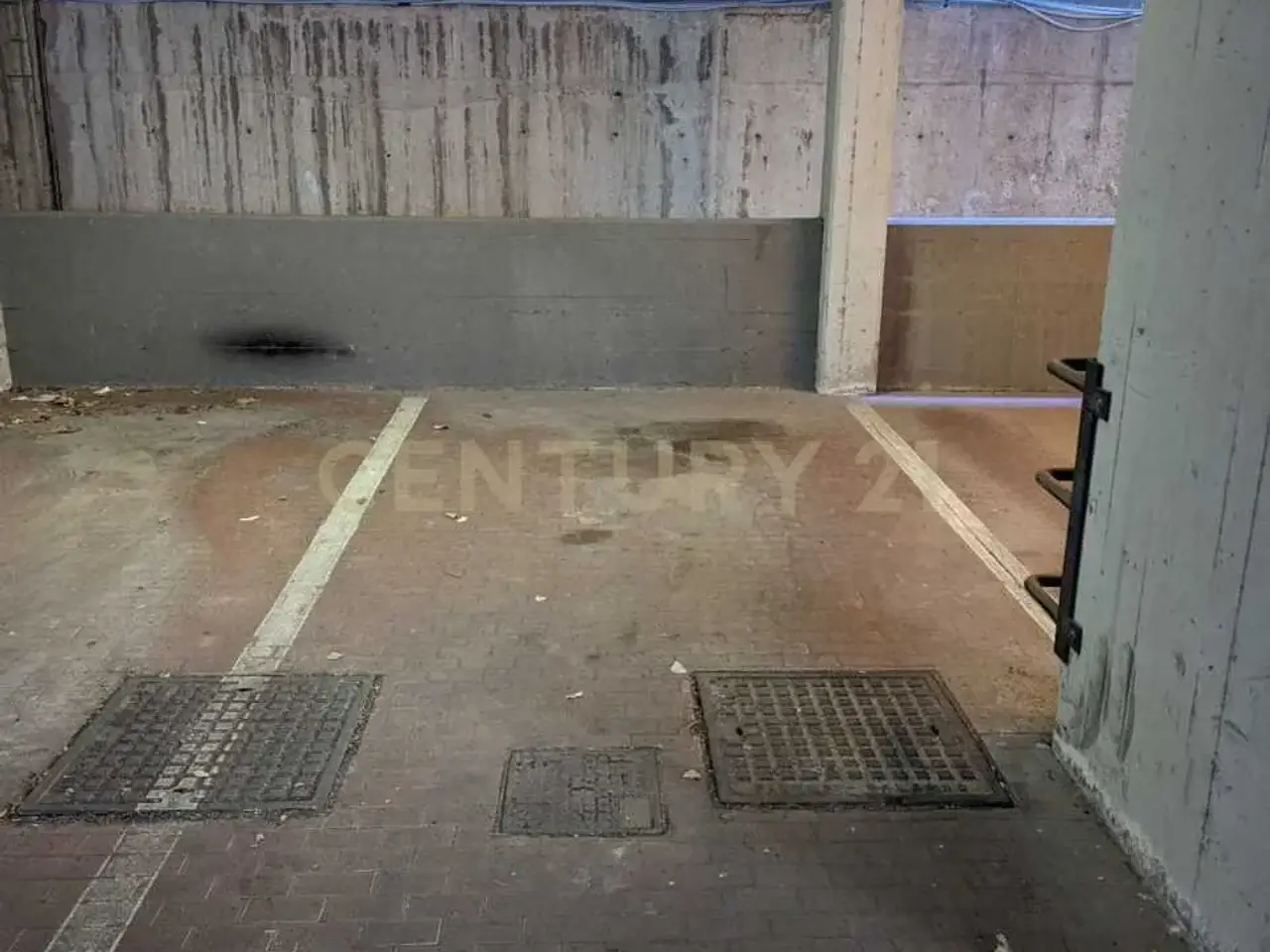 Parcheggio chiuso in Via Paolo Barison 14, Roma, {3} - Foto 1