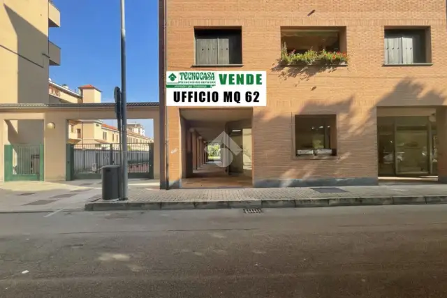 Office in Via XXV Aprile 4, Senago - Photo 1