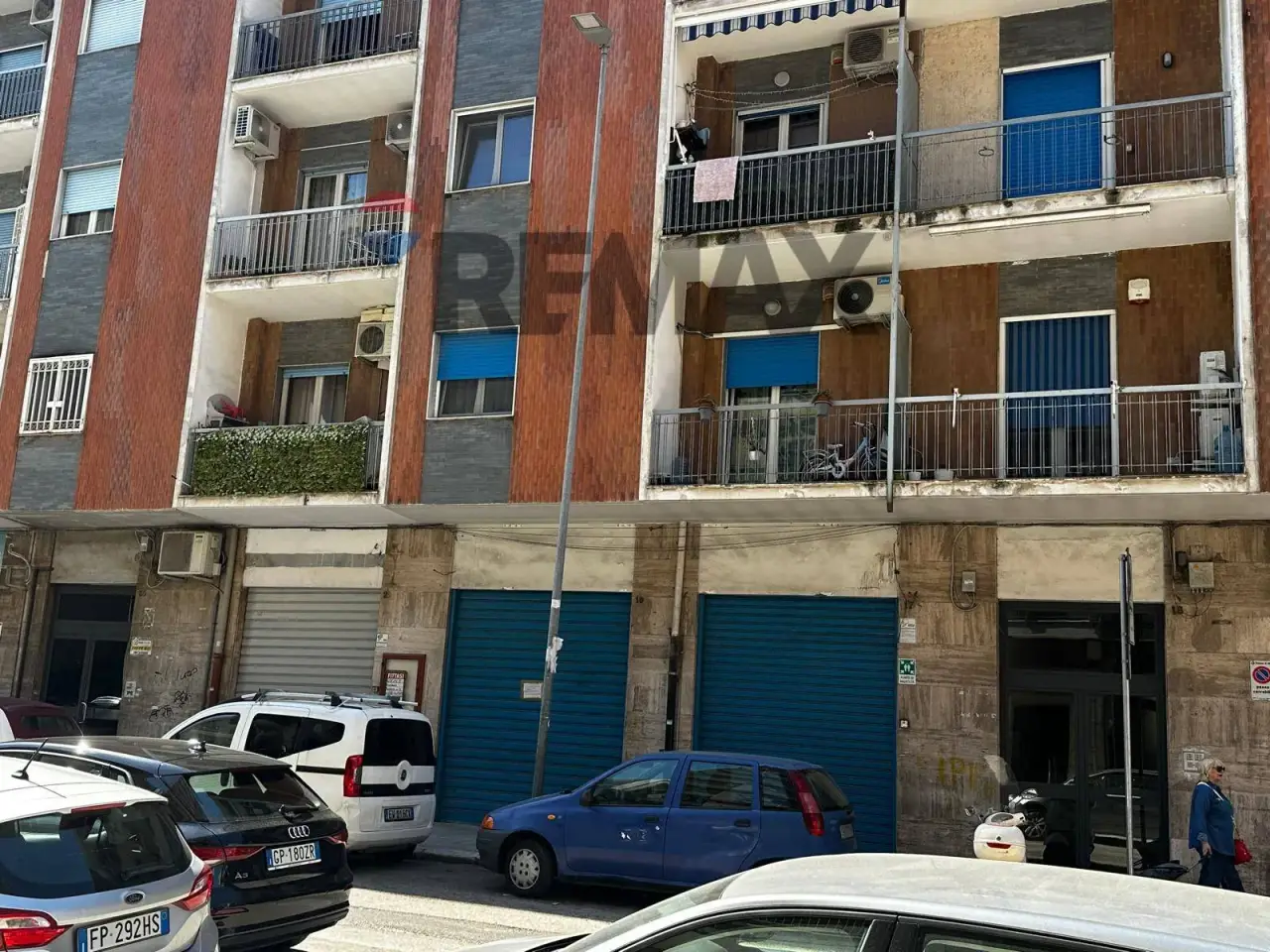 Negozio in Via Cagnazzi 17/19, Bari, {3} - Foto 1