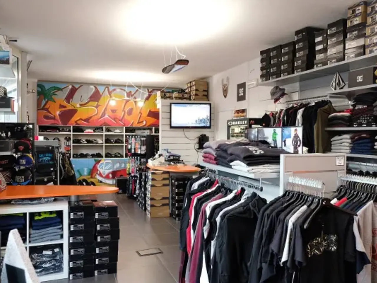 Negozio in Via Decio Raggi 1, Forli', {3} - Foto 1