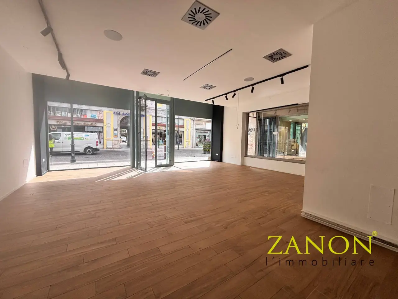 Negozio in Corso Verdi 32, Gorizia, {3} - Foto 2
