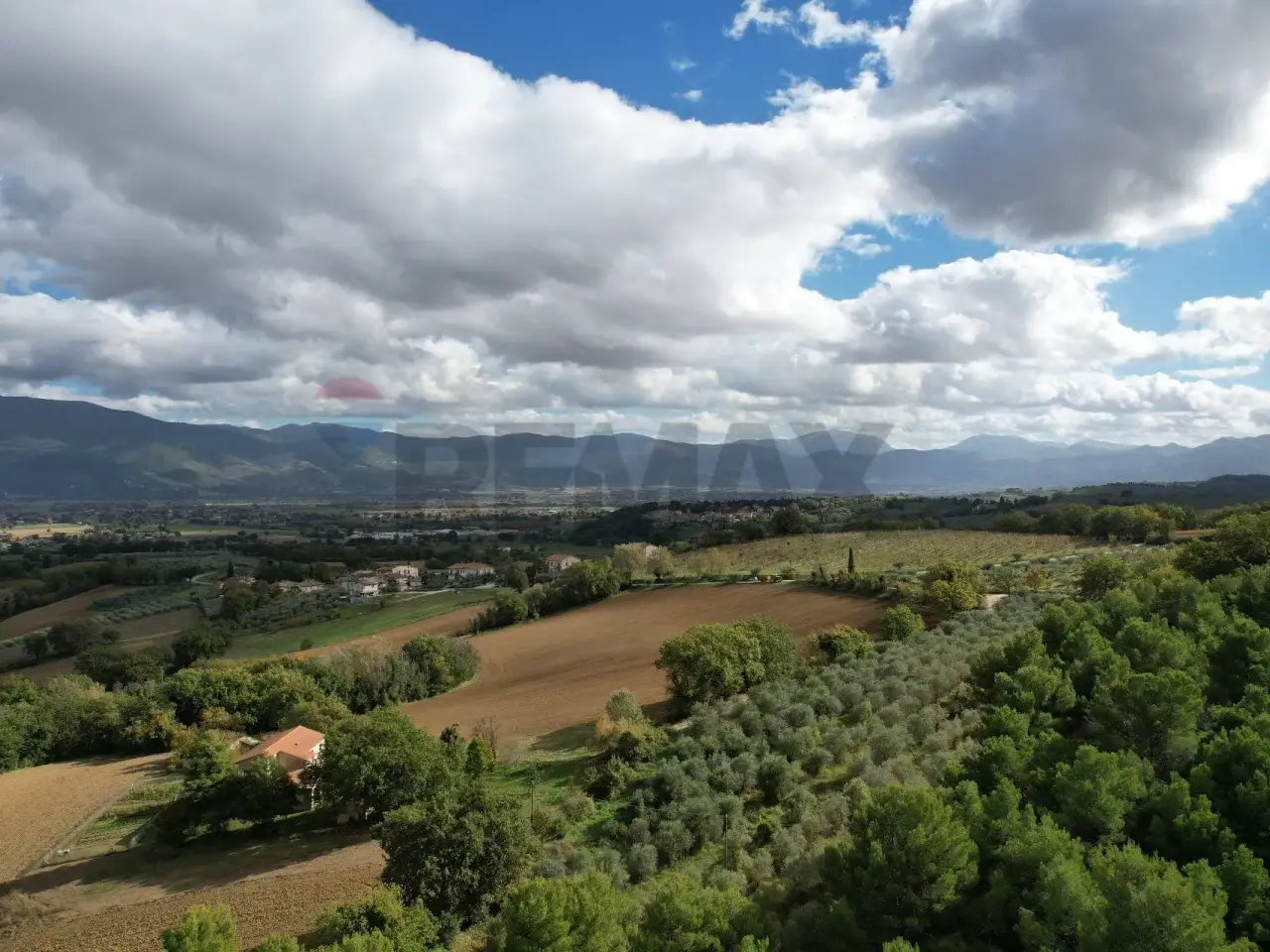Azienda agricola in Localita\' Torre Grosso 318, Castel Ritaldi, {3} - Foto 1