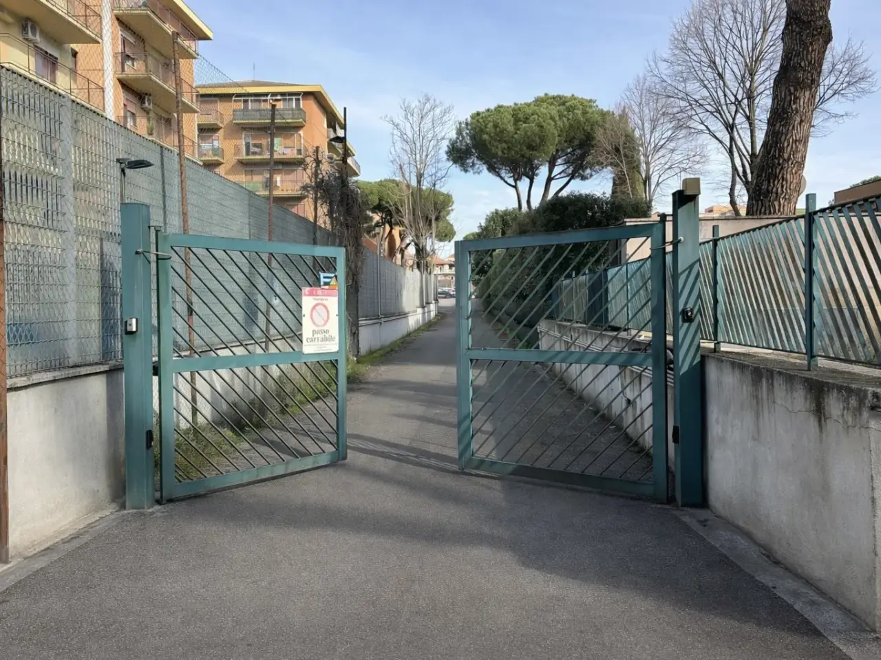 Immobile commerciale in Via Luigi Maglione 11, Roma, {3} - Foto 1