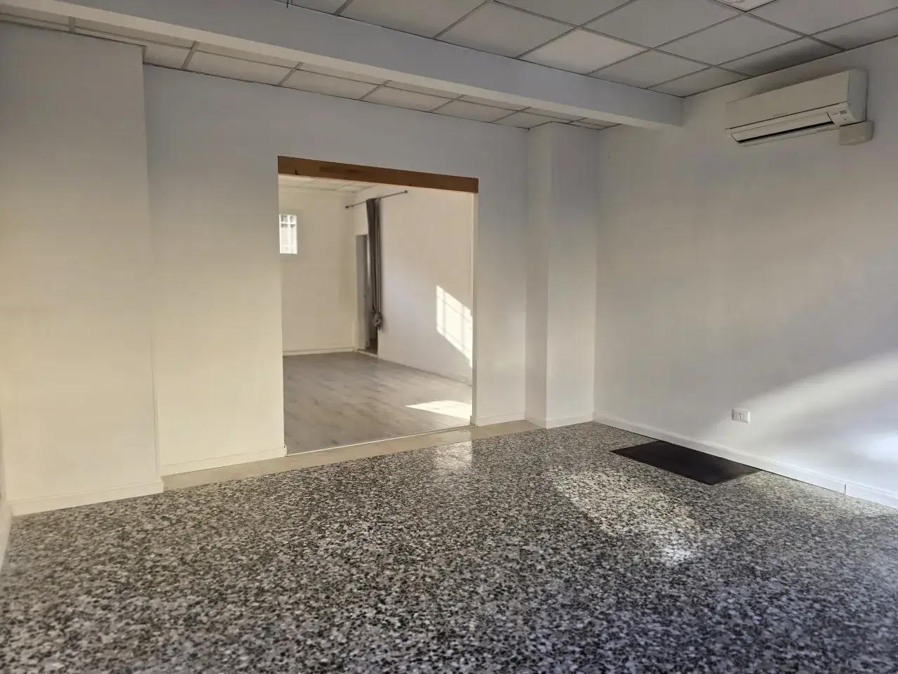 Esercizio commerciale in , Spinea, {3} - Foto 1