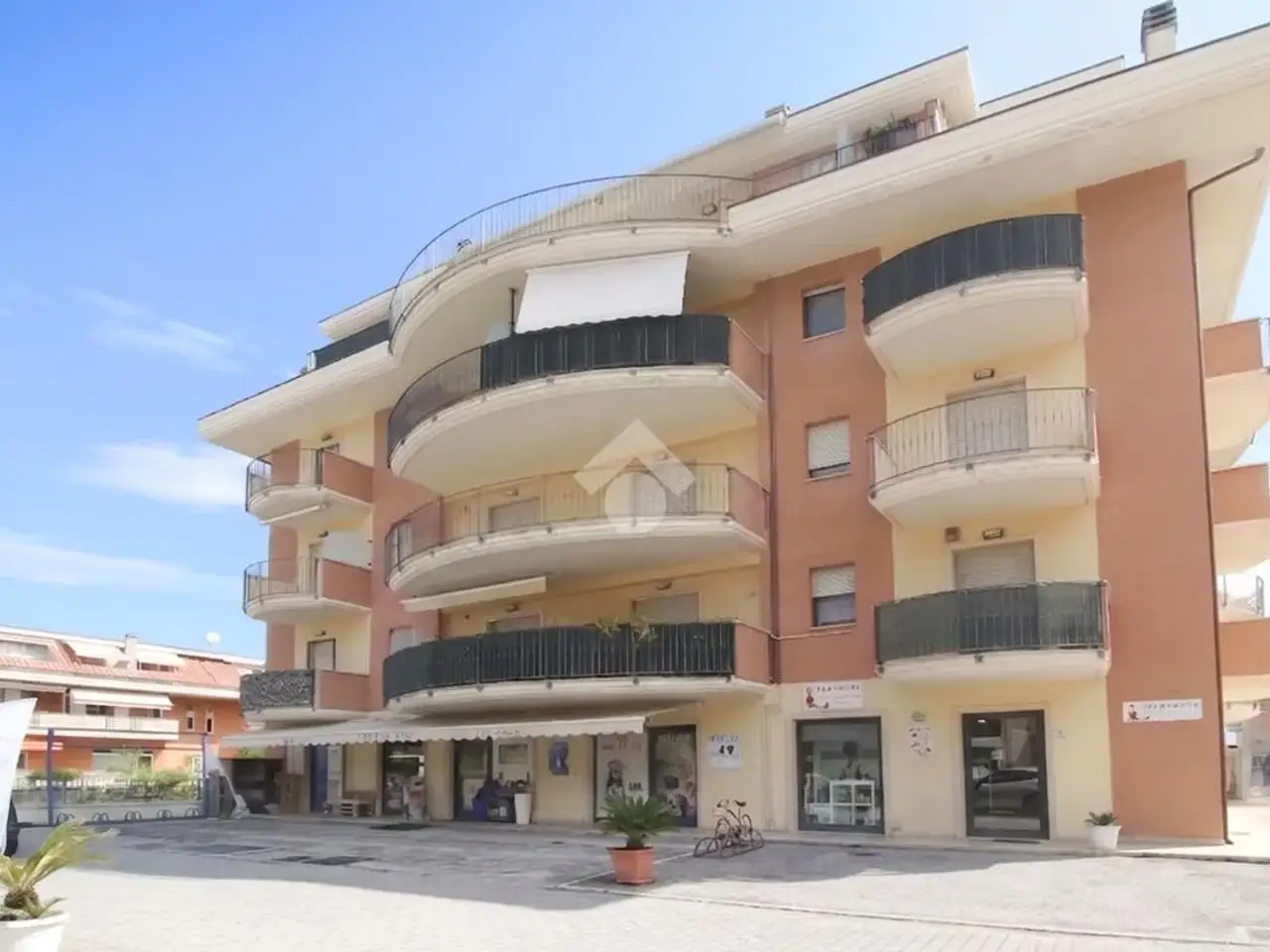 Negozio in Via Don Matteo Girolami 5, Cupra Marittima, {3} - Foto 1