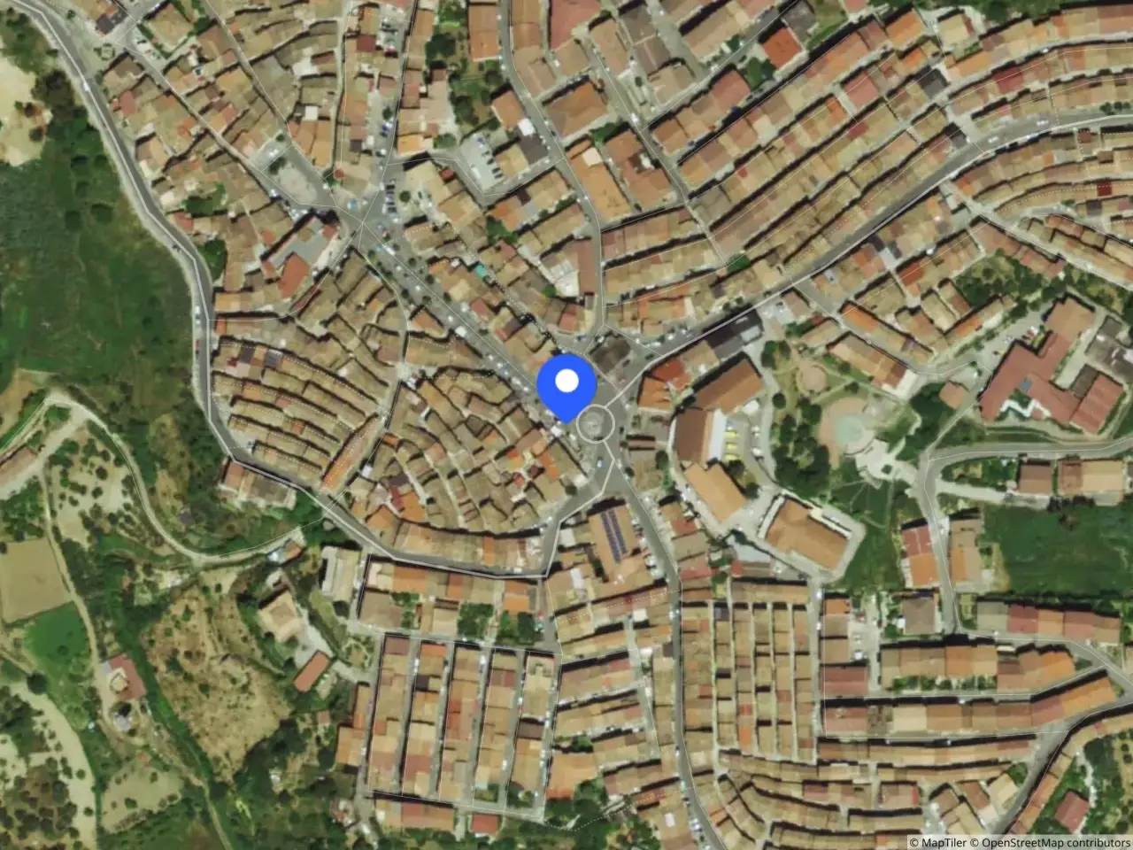 Fabbricato misto in Viale dalla Chiesa Ex Via Stadio Olimpico, Ex Via Timpone del Mancino, Roggiano Gravina, {3} - Foto 1