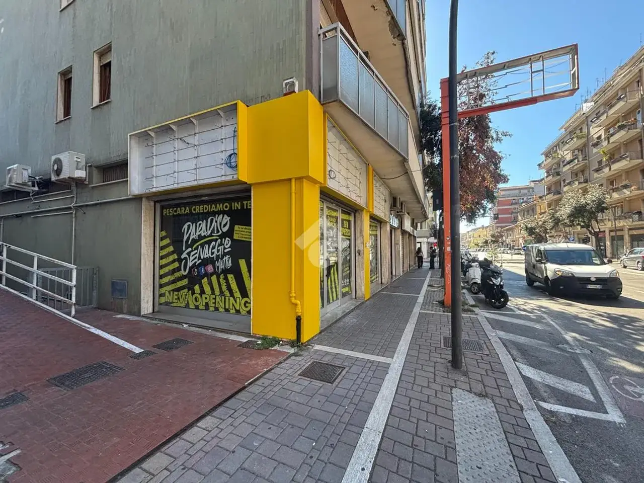 Negozio in Viale G. Marconi 113, Pescara, {3} - Foto 2