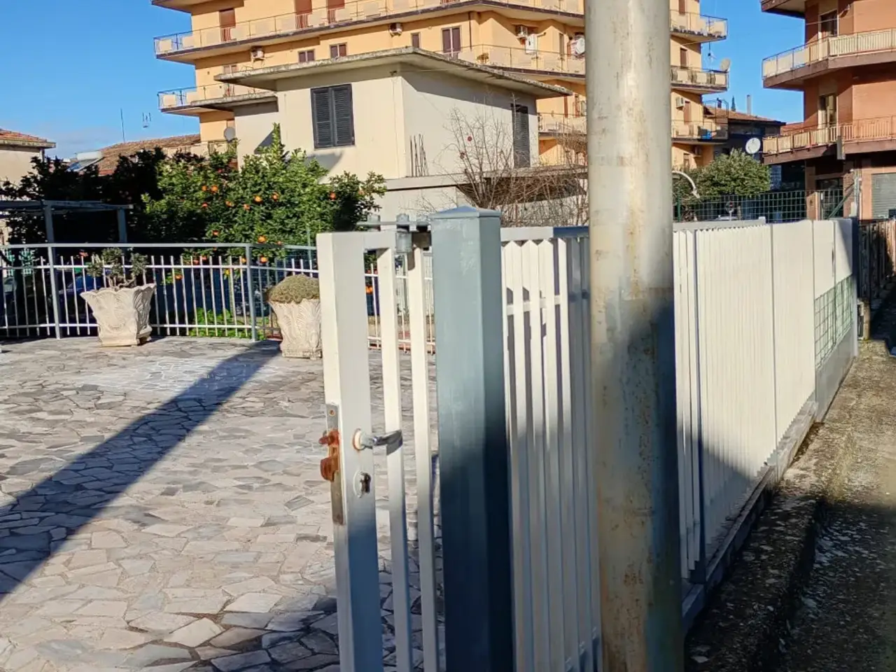 Negozio in Via Dottor d. di Lucia, 4, Albanella, {3} - Foto 1
