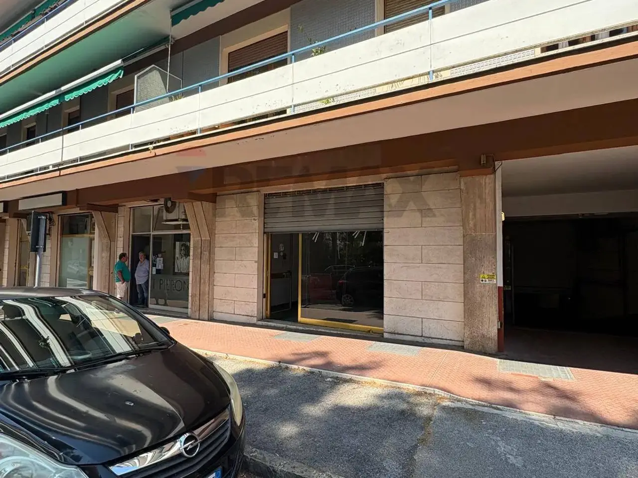 Negozio in Via Gioacchino Rossini 10, Jesi, {3} - Foto 1