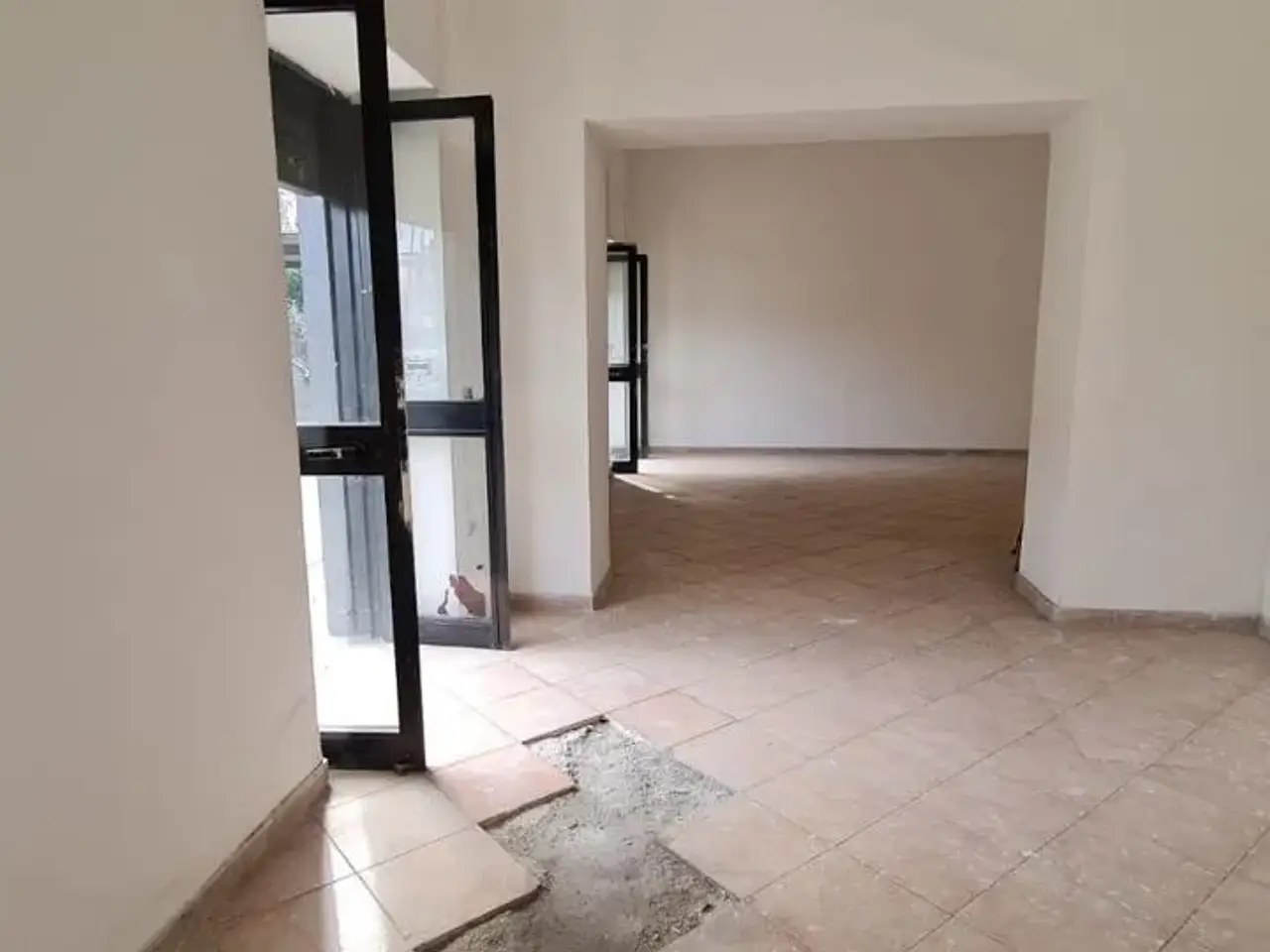 Negozio in Via San Pietro 00, Pomigliano D'Arco, {3} - Foto 2