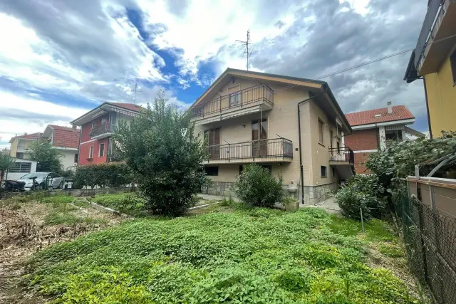 Mansion in Via dei Villini 46, Beinasco - Photo 1