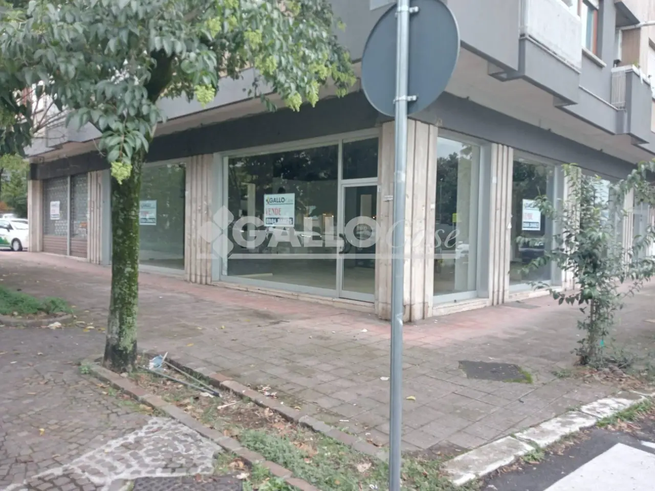 Negozio in Viale della Resistenza Angolo Via Cavour, 165, 87036, Rende, Rende, {3} - Foto 2