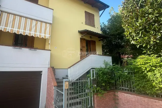 Terraced house, Formigine - Photo 1