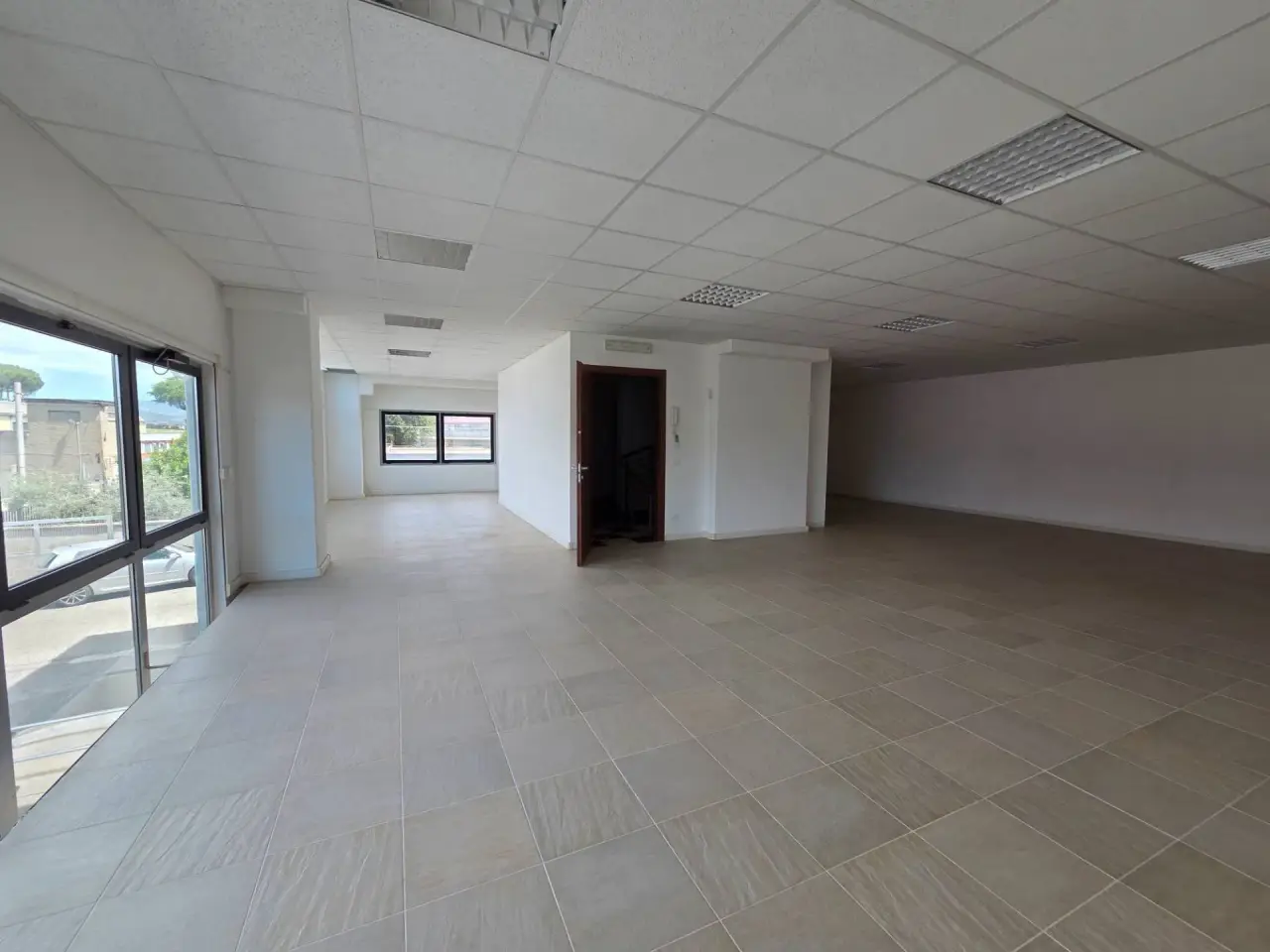 Ufficio in Via dei Faggi, Guidonia Montecelio, {3} - Foto 2