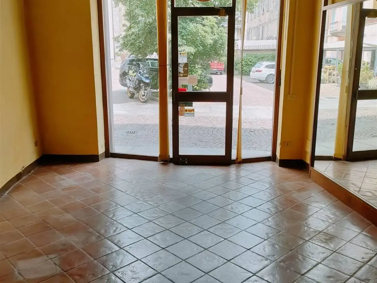 Negozio in , Biella, {3} - Foto 1
