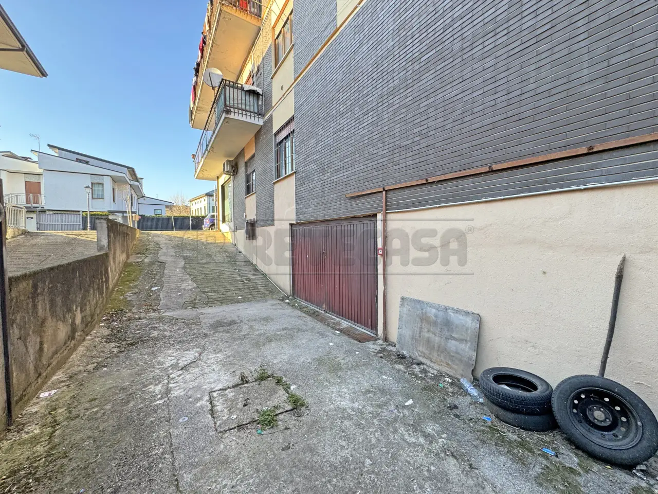 Parcheggio chiuso in Via Tassoni 1, Cornedo Vicentino, {3} - Foto 2