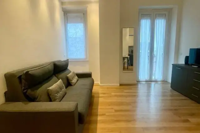 2-room flat in Via Mauro Macchi 65, Milano - Photo 1