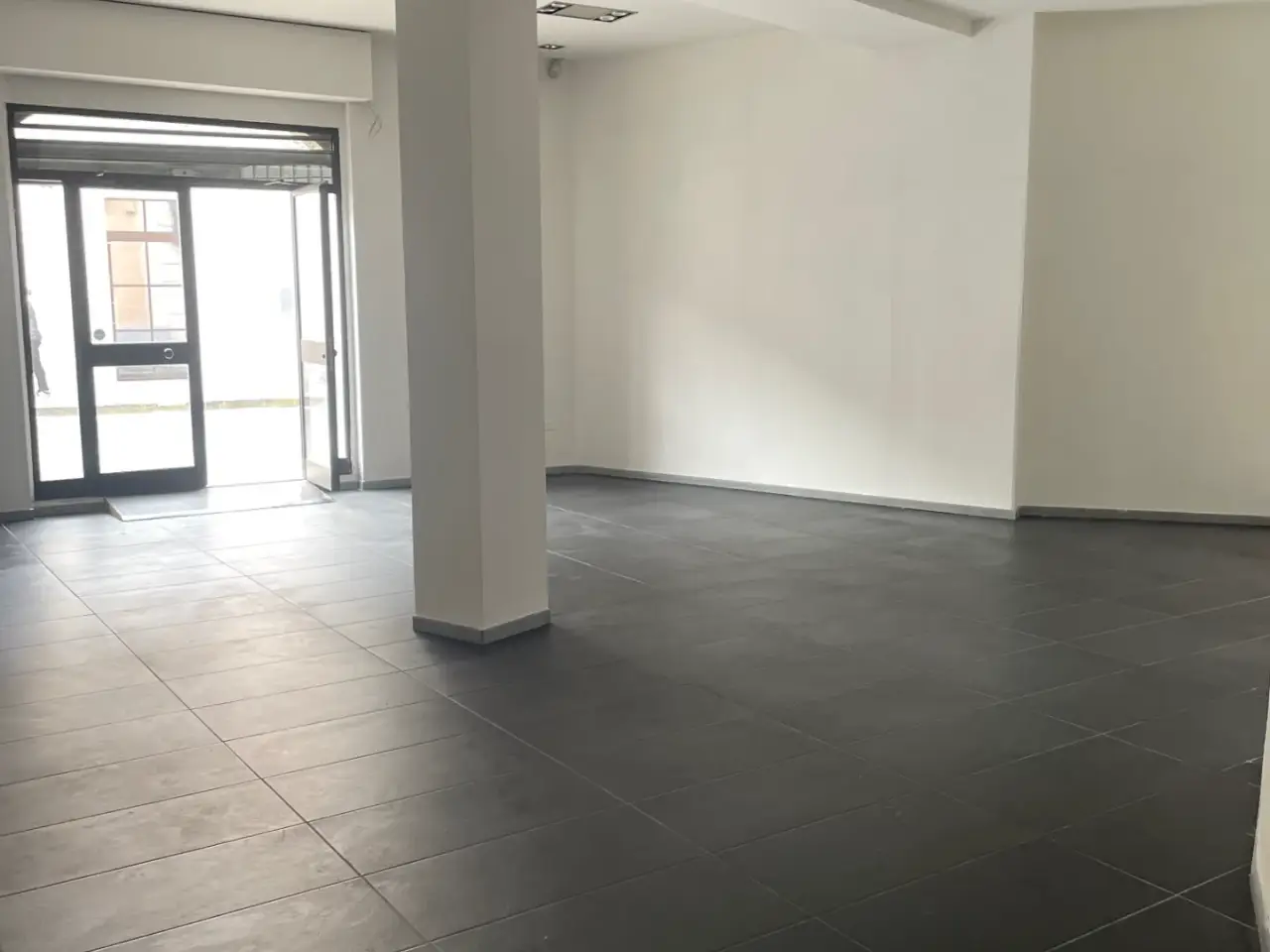 Negozio in Via Vittorio Emanuele, Quartu Sant'Elena, {3} - Foto 2